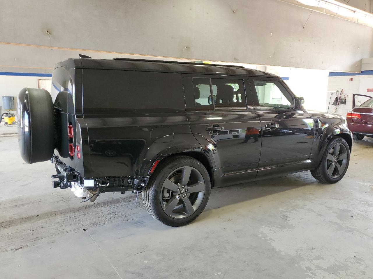 LAND ROVER DEFENDER 130 OUTBOUND