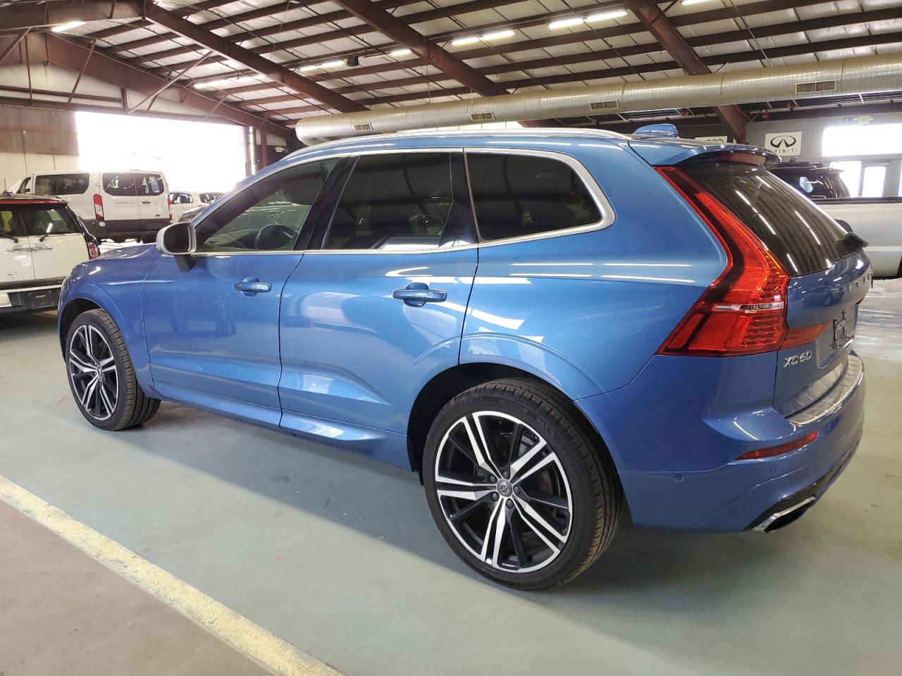 VOLVO XC60 T6 R-DESIGN