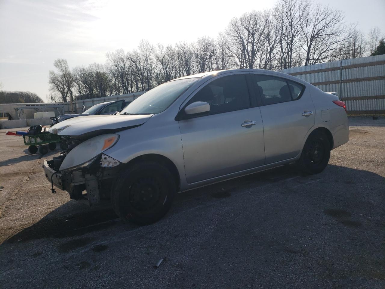 NISSAN VERSA S