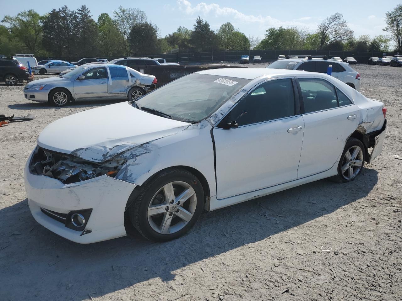 TOYOTA CAMRY BASE