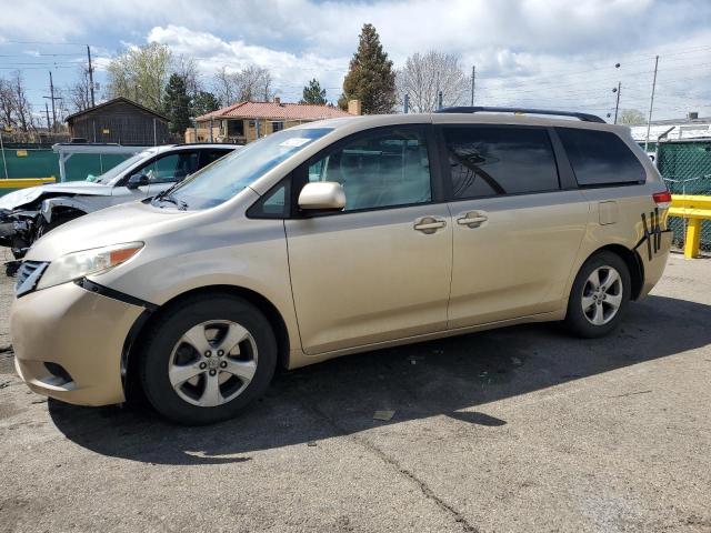 TOYOTA SIENNA LE