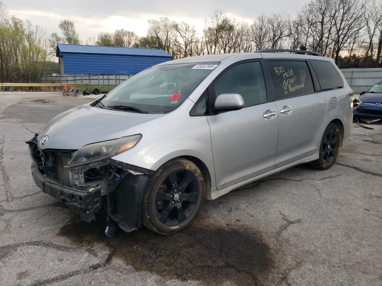 TOYOTA SIENNA SPORT
