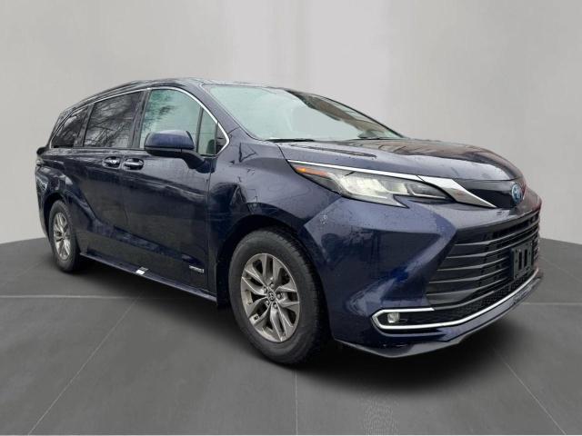 TOYOTA SIENNA XLE