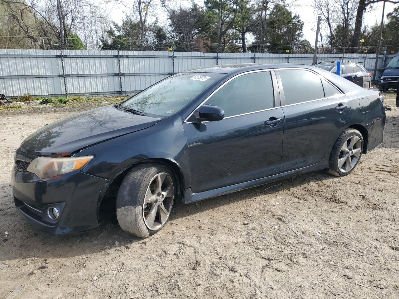TOYOTA CAMRY SE
