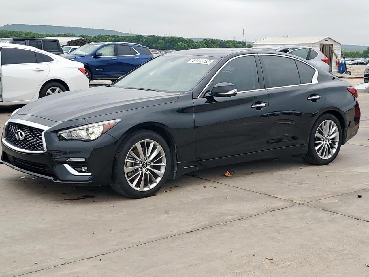 INFINITI Q50 LUXE