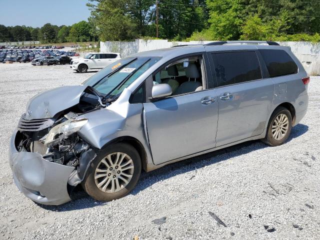 TOYOTA SIENNA XLE