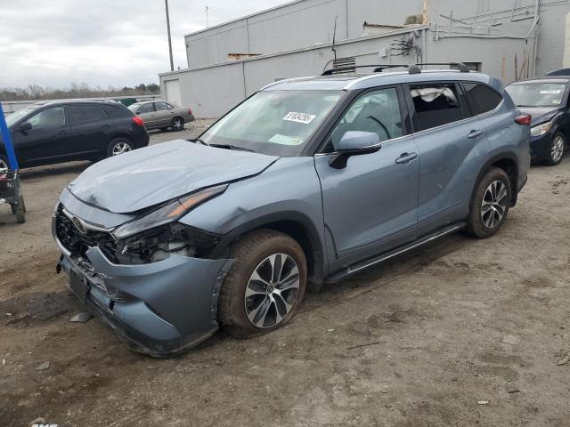 TOYOTA HIGHLANDER