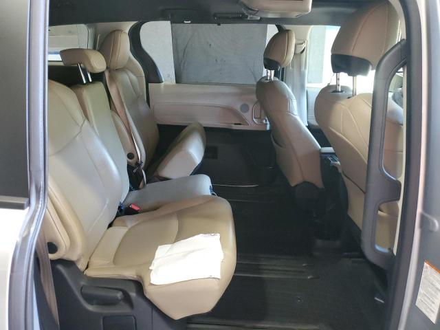 2021 TOYOTA SIENNA XLE 5TDYRKEC8MS043737