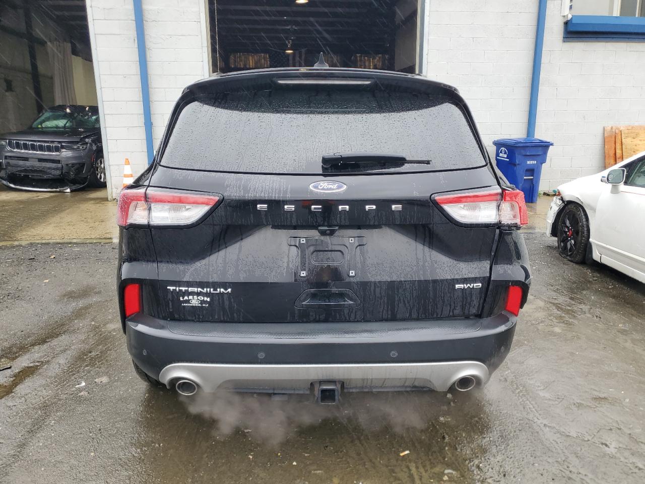 FORD ESCAPE TITANIUM