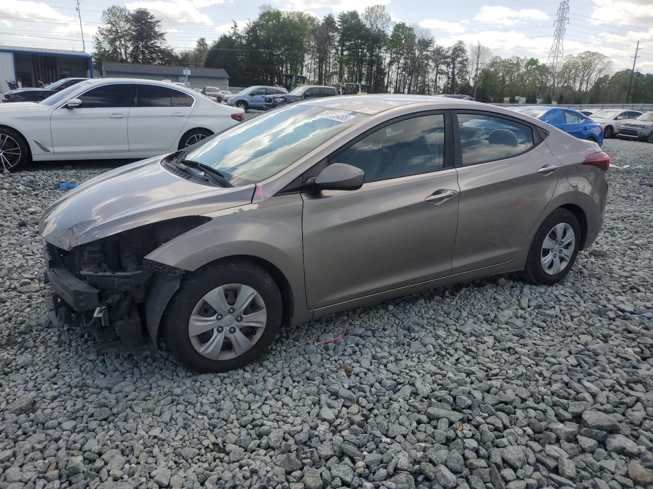 HYUNDAI ELANTRA SE