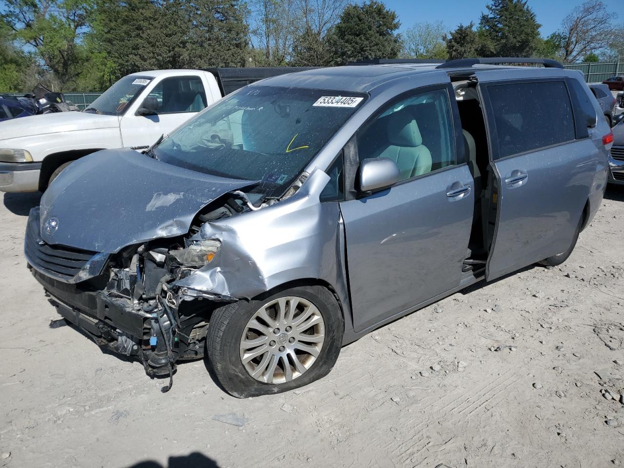 TOYOTA SIENNA XLE