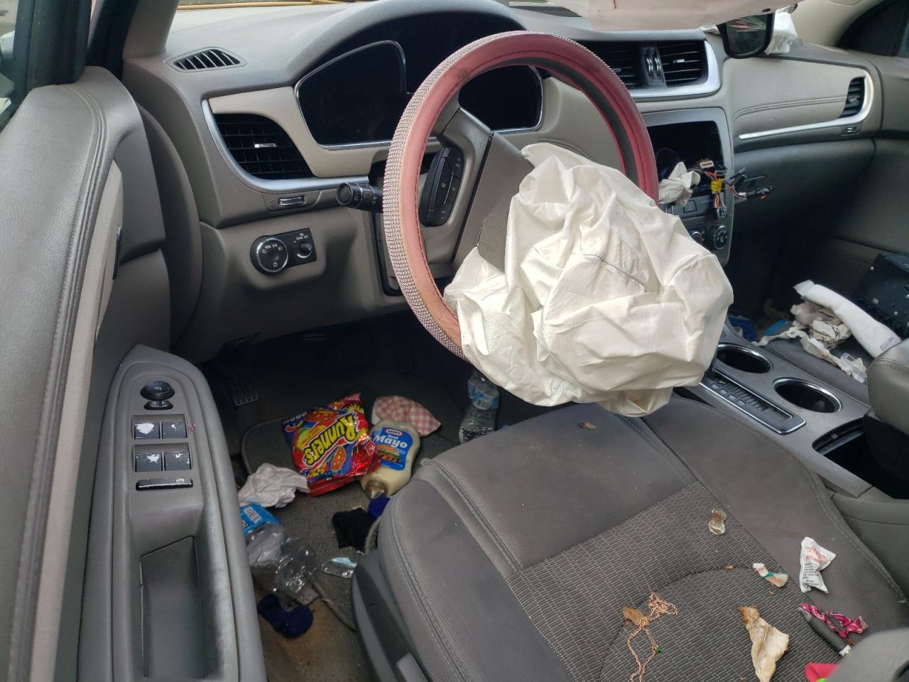 CHEVROLET TRAVERSE LS