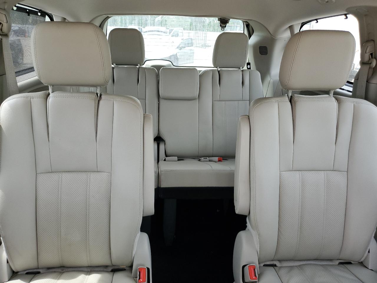 CHRYSLER TOWN & COUNTRY TOURING L