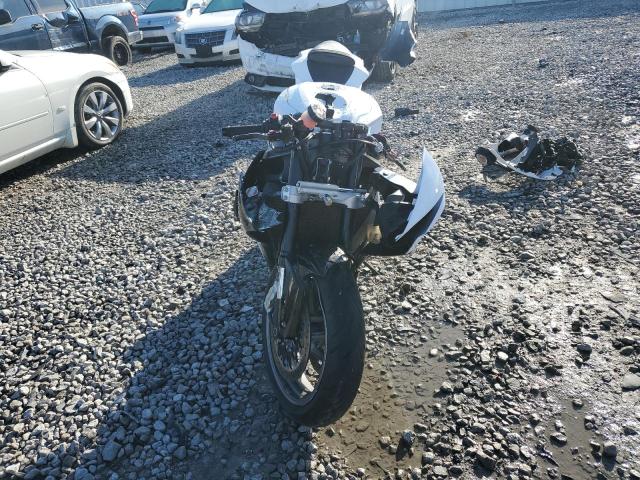 2011 SUZUKI GSX-R600 JS1GN7FA0B2102697