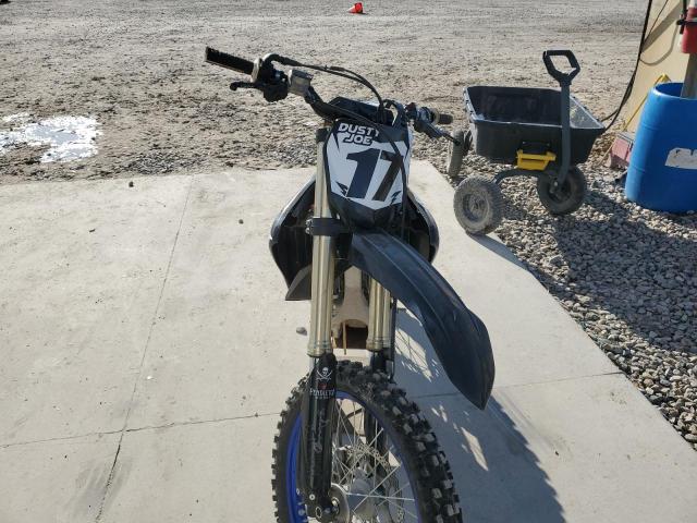 YAMAHA YZ450 F 2022 two tone  gas JYACJ26C8NA017665 photo #3