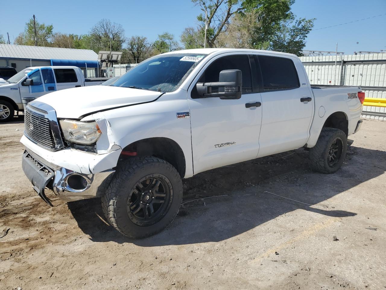 TOYOTA TUNDRA CREWMAX SR5