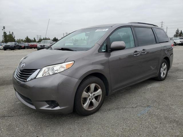 TOYOTA SIENNA LE