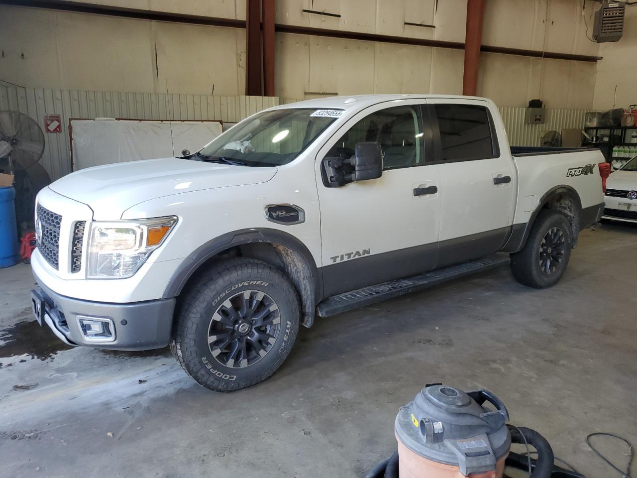 NISSAN TITAN SV