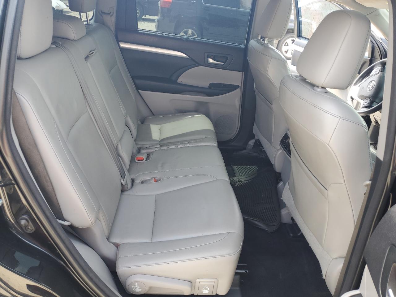 Toyota Highlander 2015