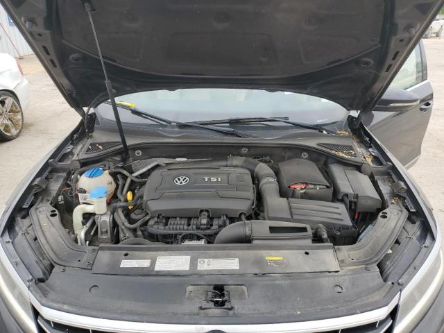 2017 VOLKSWAGEN PASSAT R-L - 1VWDT7A30HC048700