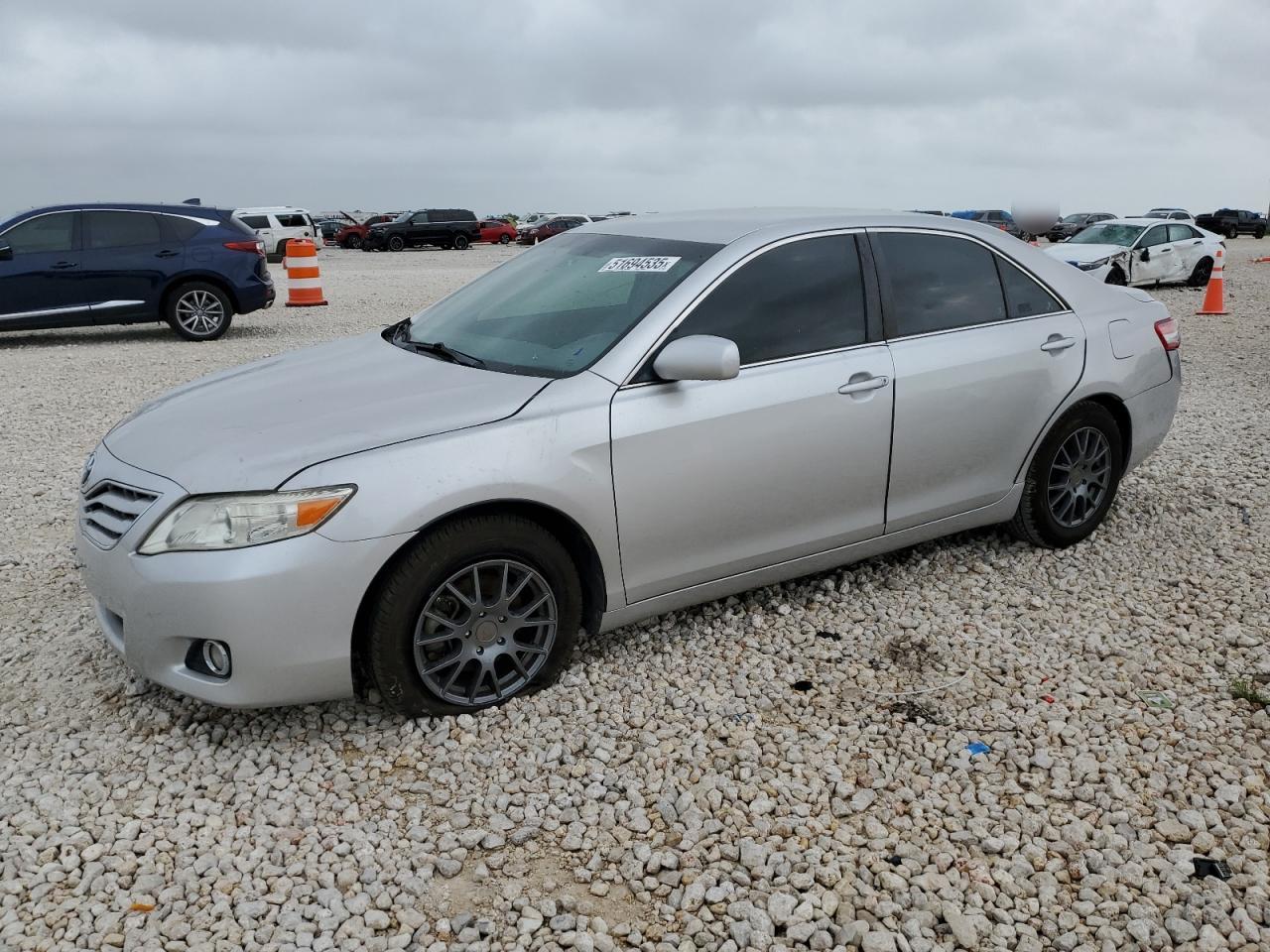 TOYOTA CAMRY BASE
