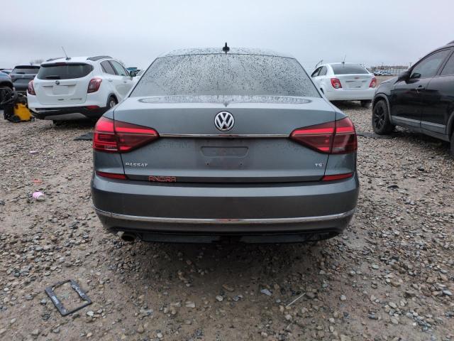 2017 VOLKSWAGEN PASSAT R-L 1VWDT7A3XHC030687