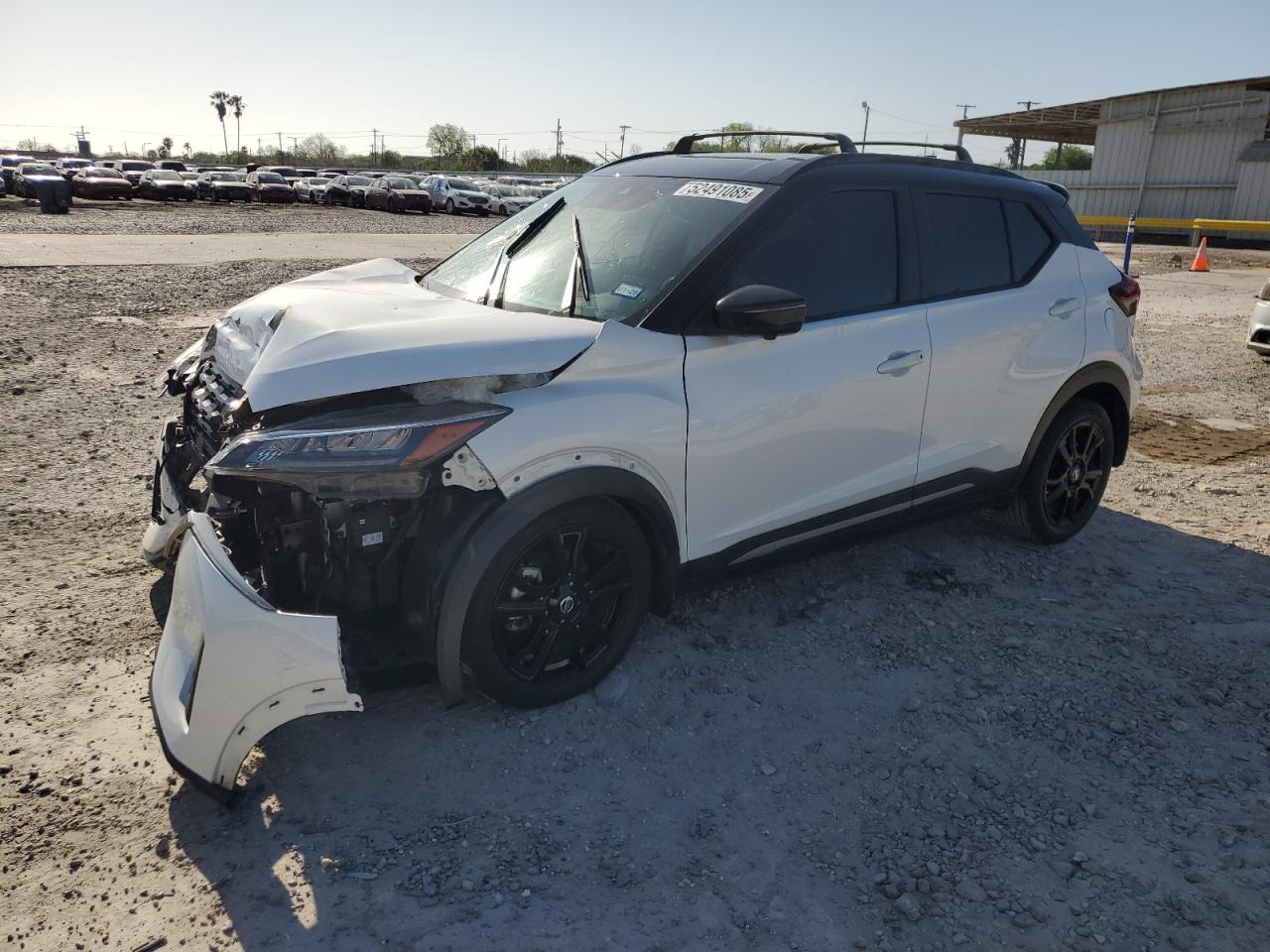 NISSAN KICKS SR
