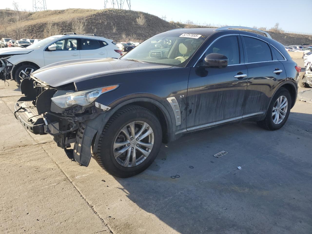 INFINITI QX70