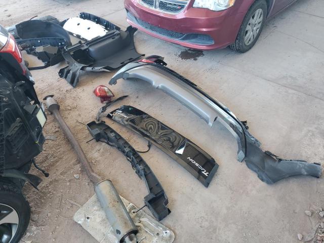 KM8J3CA25GU195105 2016 HYUNDAI TUCSON