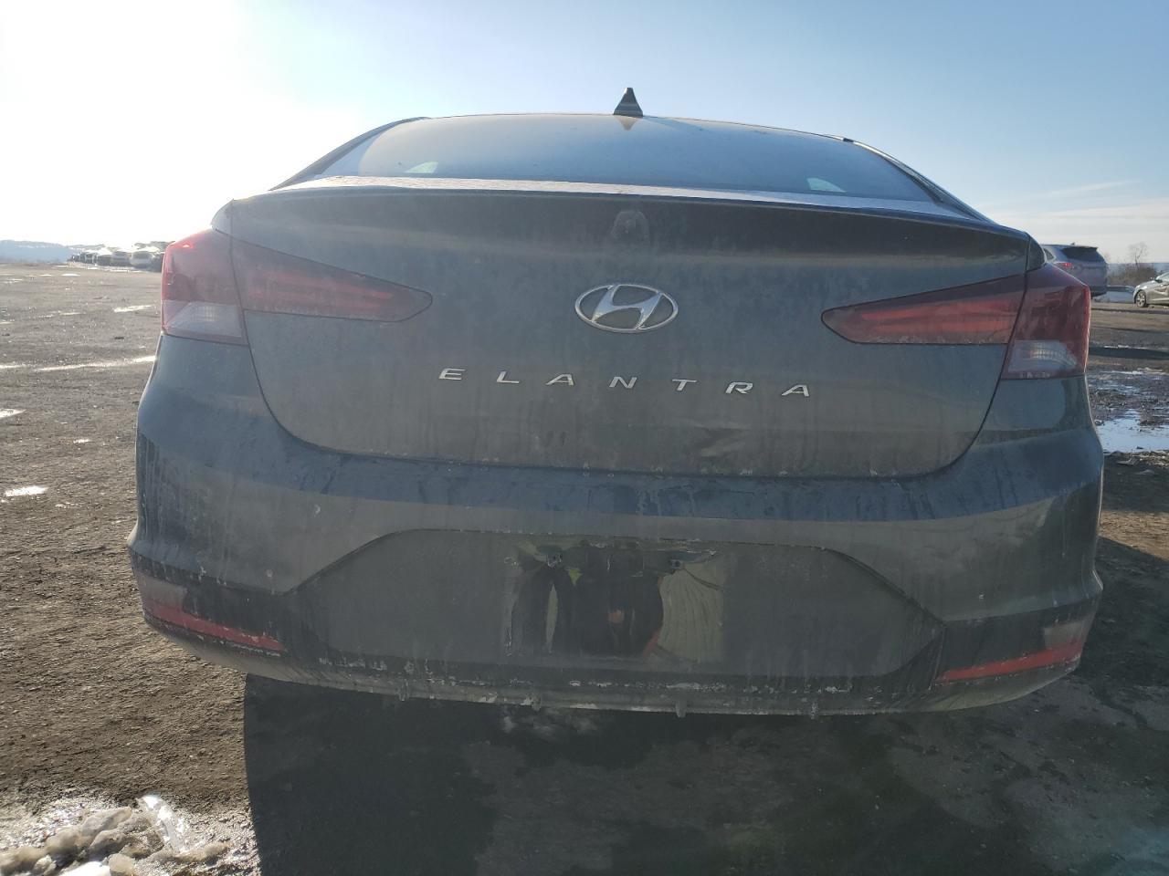 HYUNDAI ELANTRA SEL