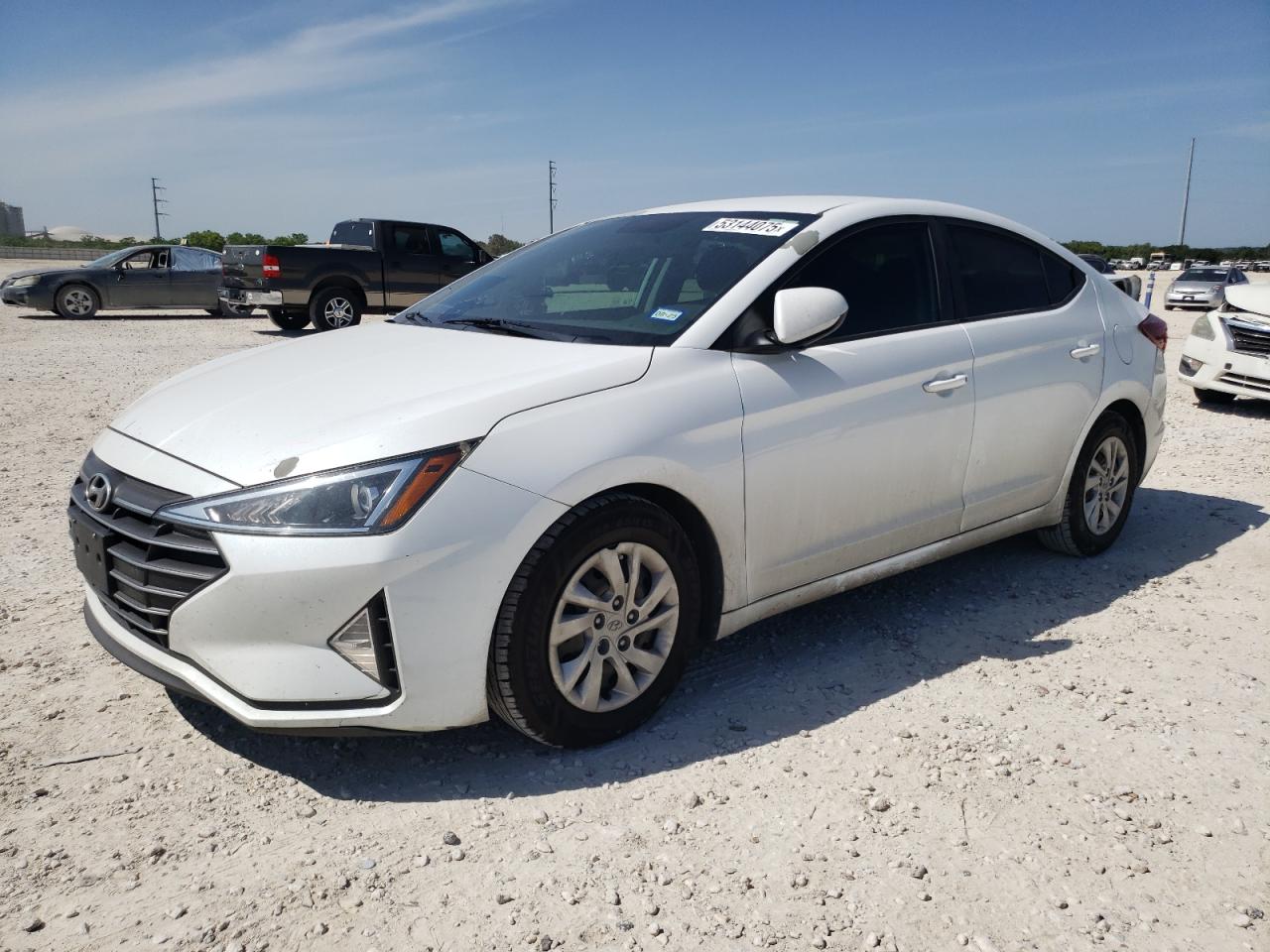 HYUNDAI ELANTRA SE