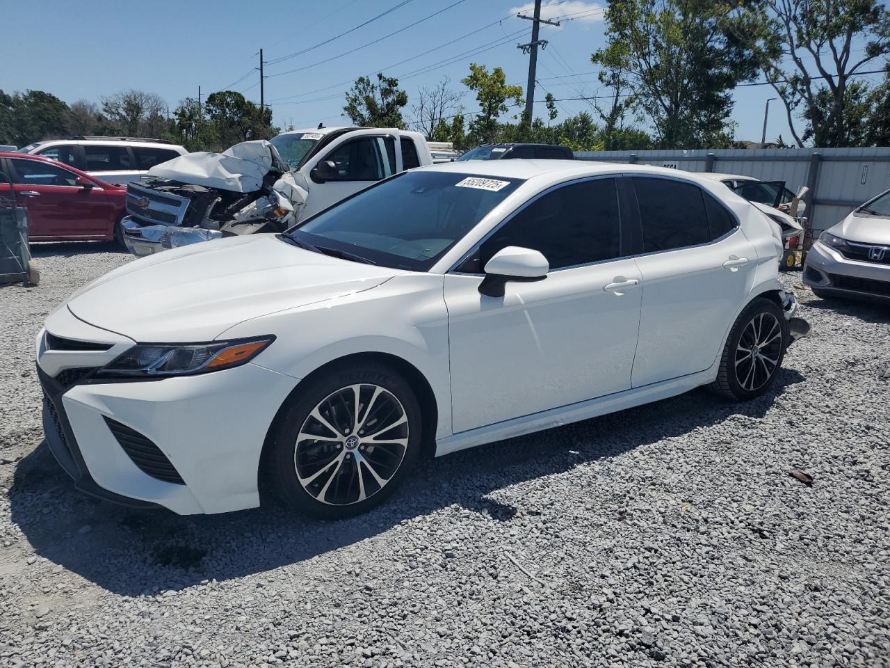 TOYOTA CAMRY SE