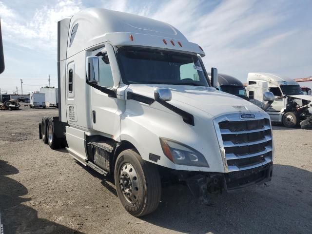 Global Auto Auctions: 2020 FREIGHTLINER CASCADIA 1