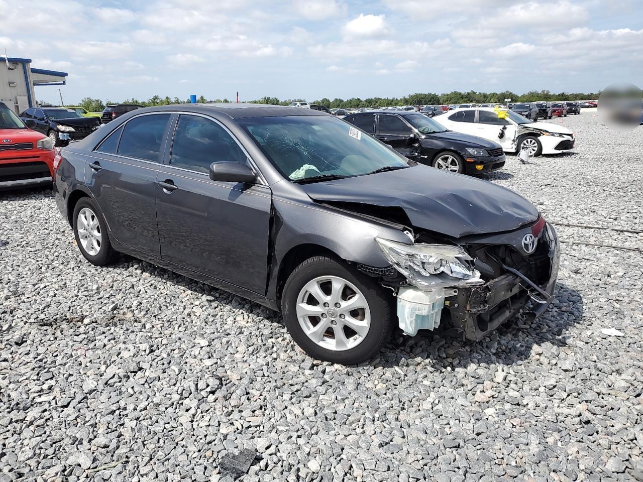 TOYOTA CAMRY BASE