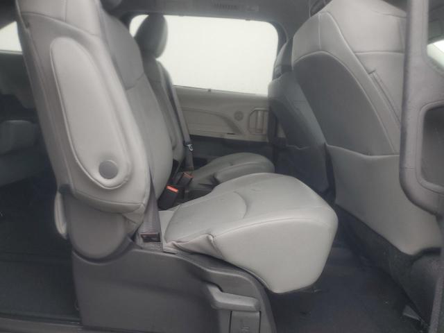 2024 TOYOTA SIENNA XLE 5TDJSKFC8RS126533