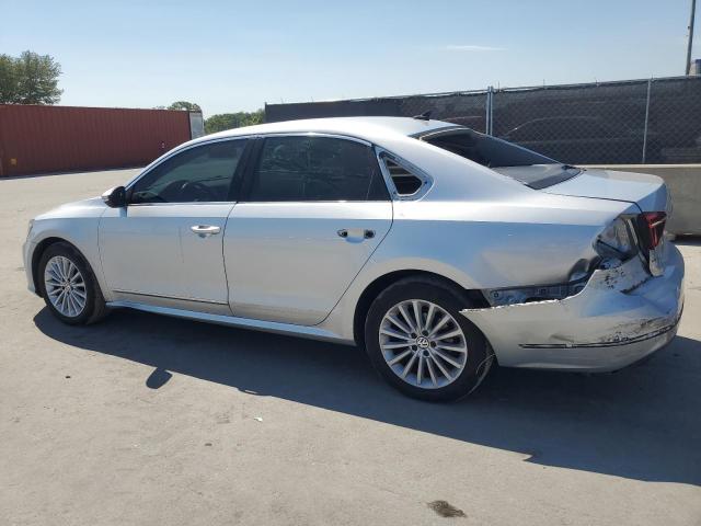 2017 VOLKSWAGEN PASSAT SE - 1VWBT7A30HC010987