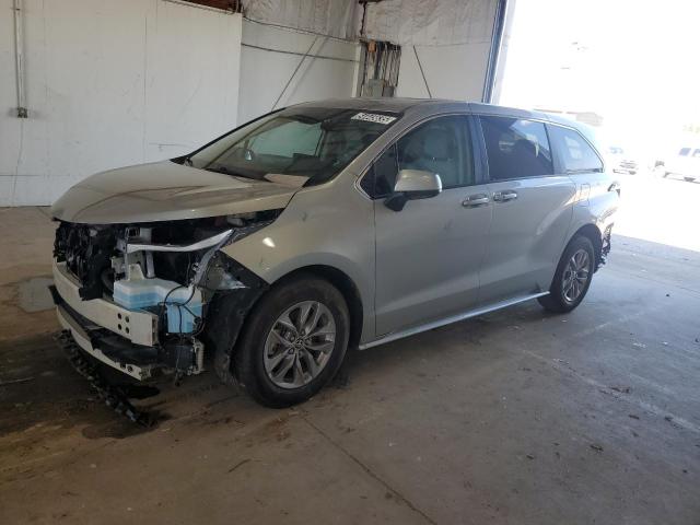 TOYOTA SIENNA LE
