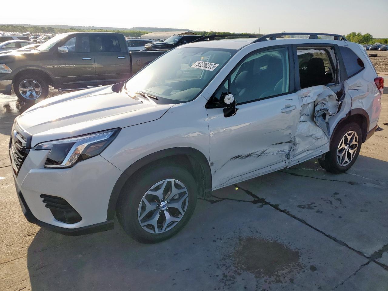 SUBARU FORESTER PREMIUM