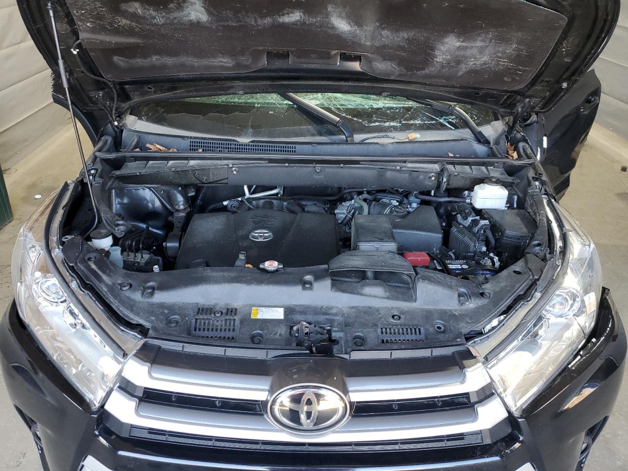 TOYOTA HIGHLANDER SE