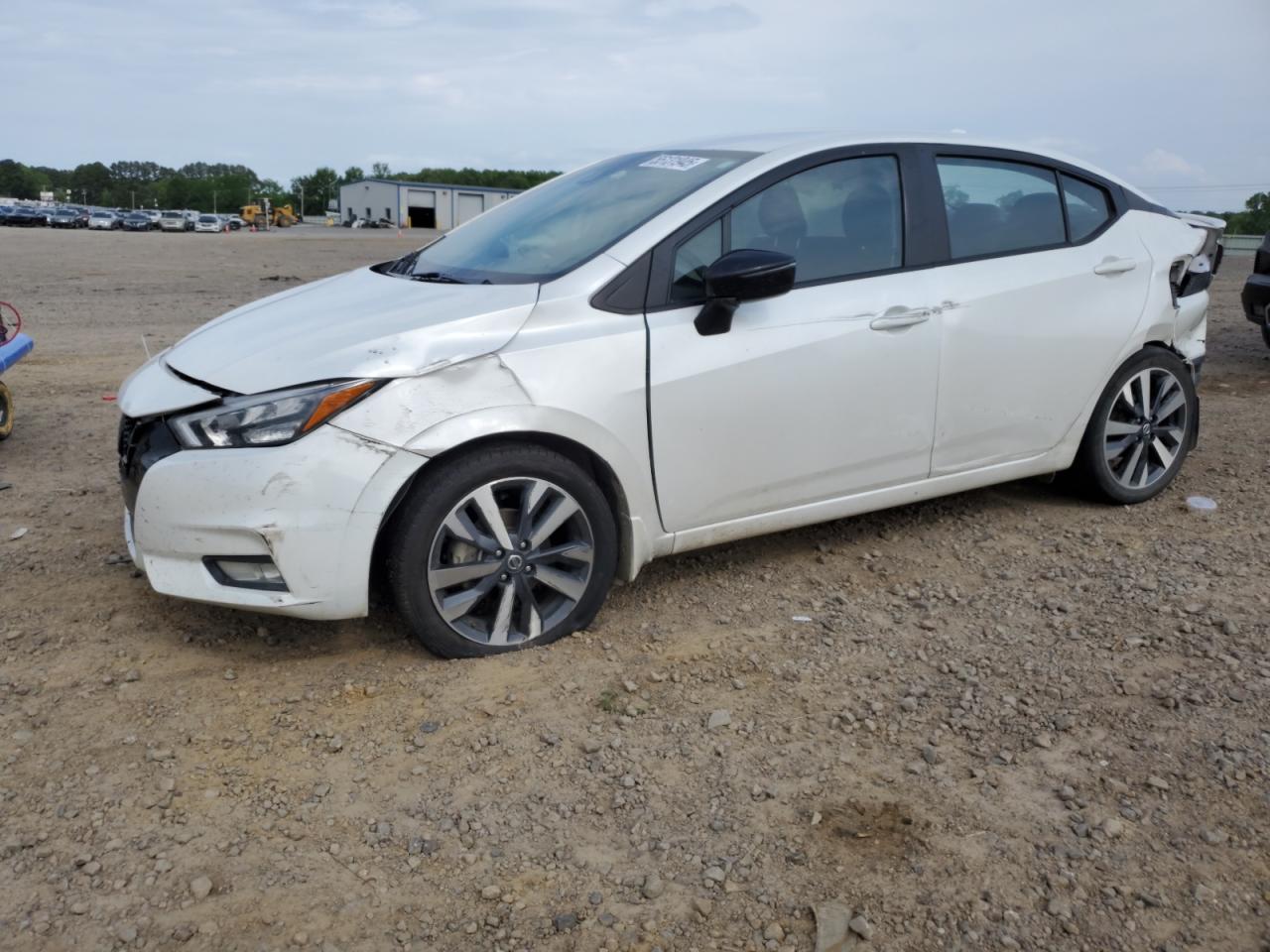 NISSAN VERSA SR