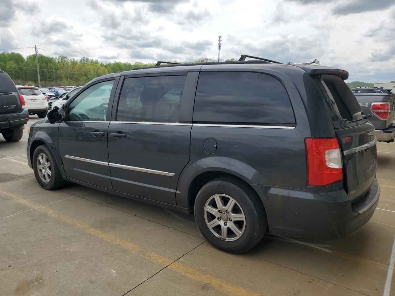 CHRYSLER TOWN & COUNTRY TOURING L