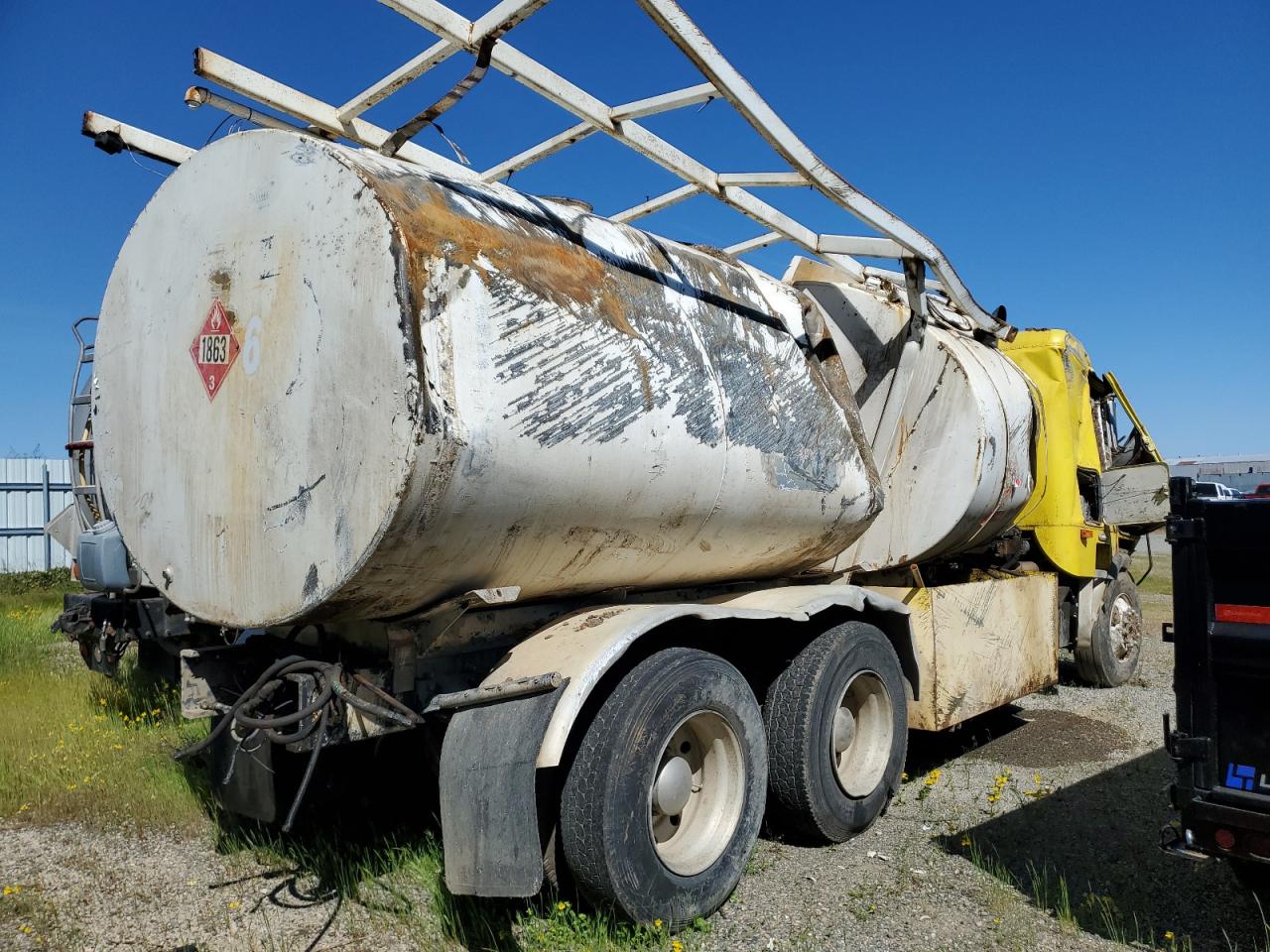Lot #3270796485 1997 FREIGHTLINER COE FLB