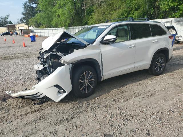 TOYOTA HIGHLANDER SE