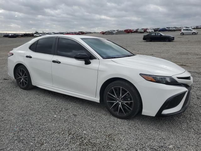 Vin: 4t1g11ak1nu037507, lot: 51658395, toyota camry se 20224