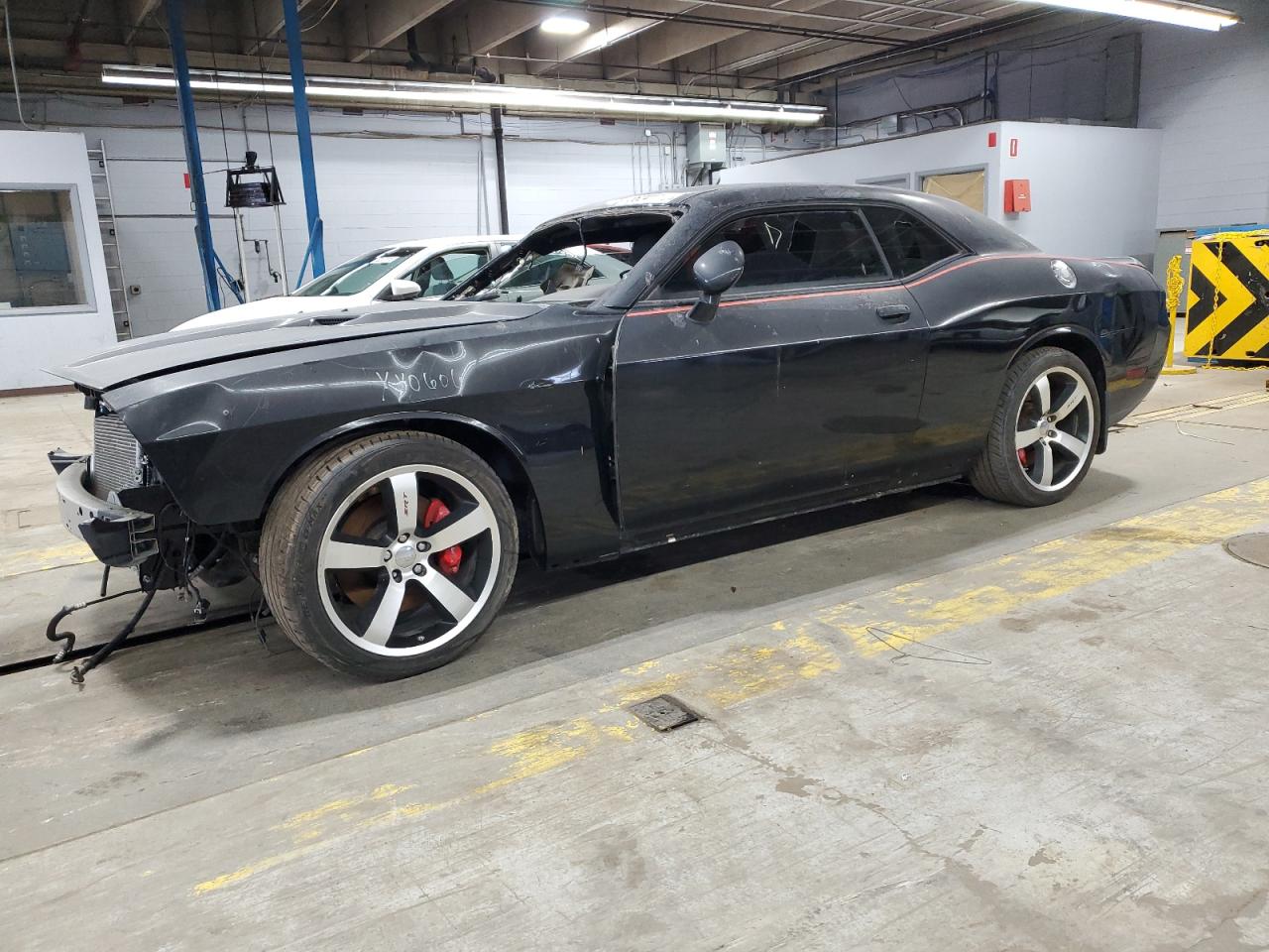 DODGE CHALLENGER SRT-8