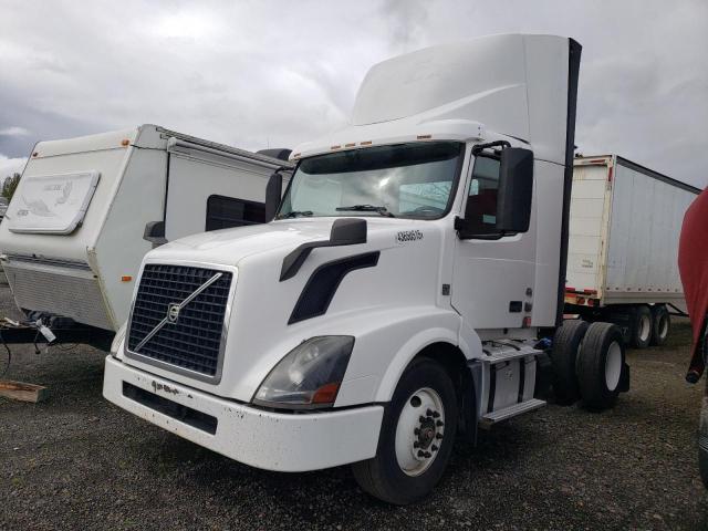 VOLVO VN VNL 2012 white tractor diesel 4V4N19EH6CN549767 photo #3