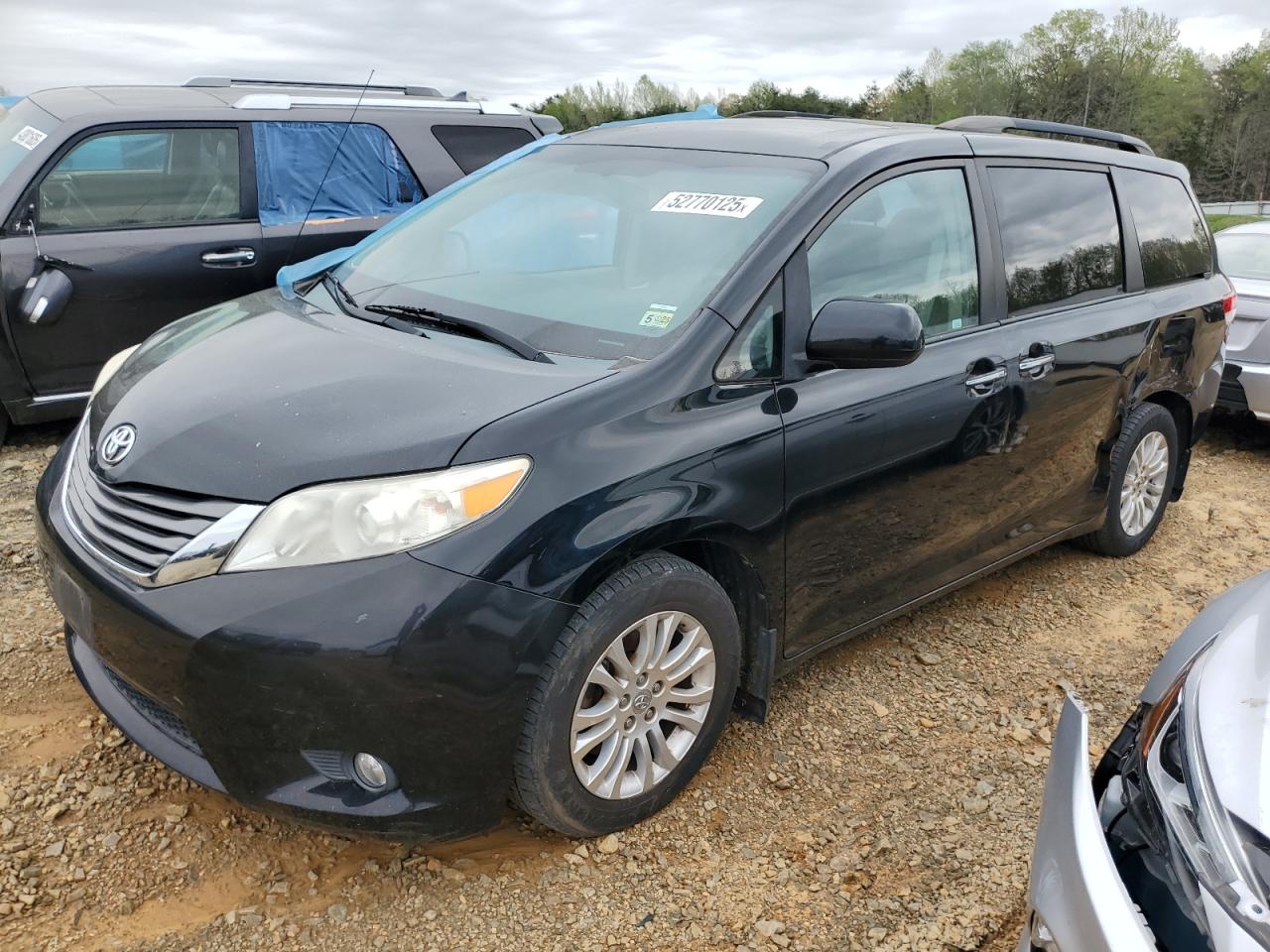 TOYOTA SIENNA XLE