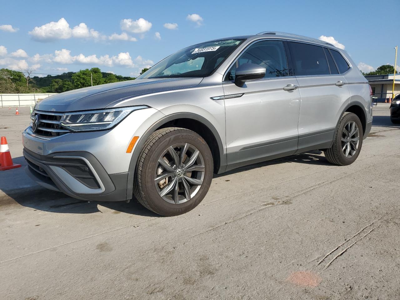 VOLKSWAGEN TIGUAN SE