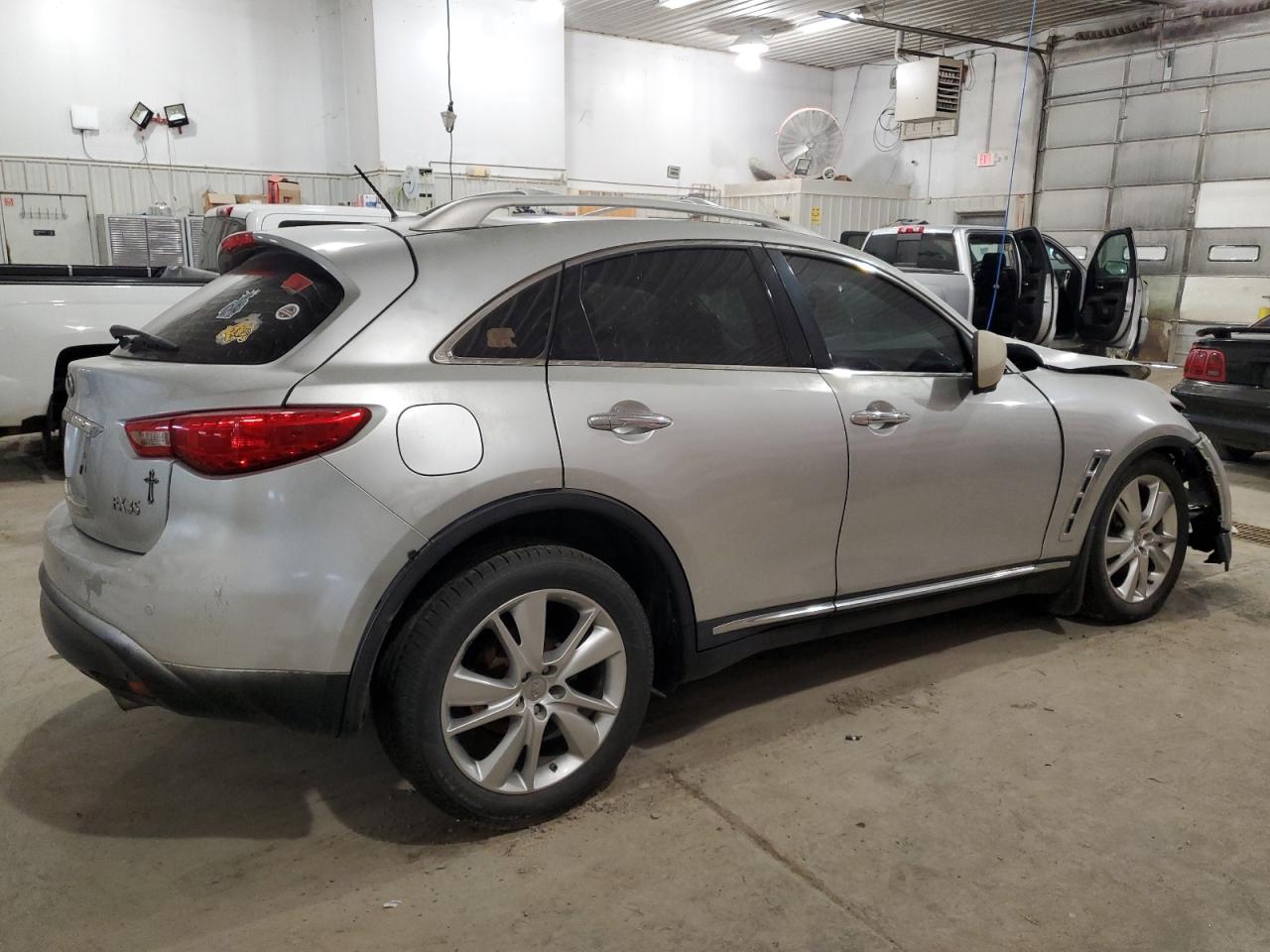 INFINITI FX35