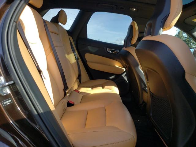 2018 VOLVO XC60 T6 MO YV4A22RK9J1017368